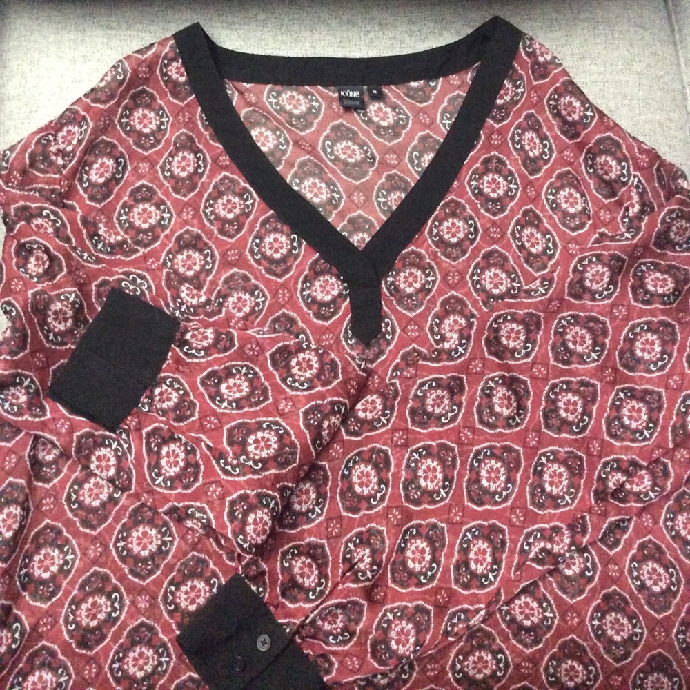 Icon black and red top sz L